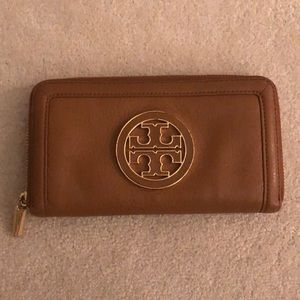Tory Burch wallet